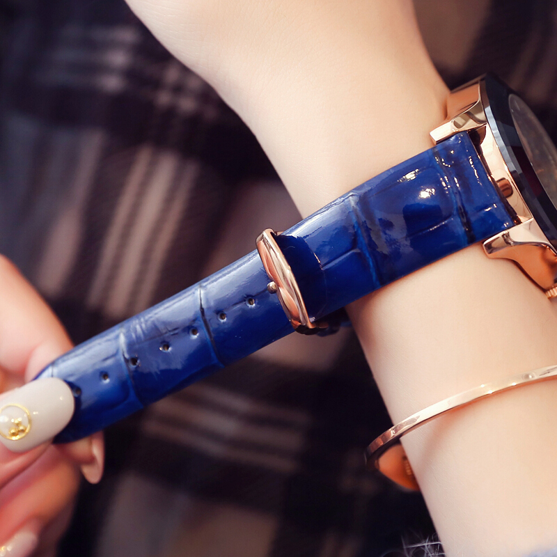 Luxury Melissa Lady Women's Wa - огляд і ціна Luxury Watch With Leather Strap