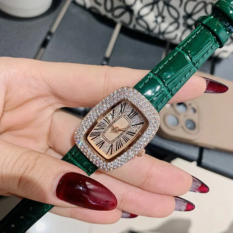 Trendy and fashionable women's - огляд і ціна Luxury Watch With Leather Strap